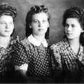 Siskokset Juulia, Anna ja Veera  Mikkonen 1946